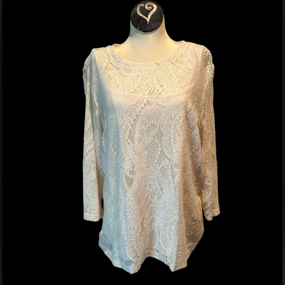 Adorable lace top with tank